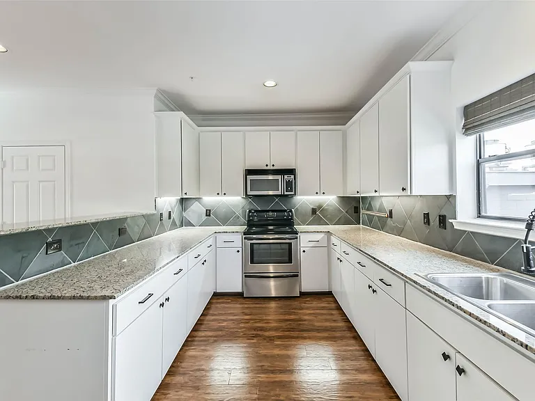17 Waugh Dr #209 — Photo 13
