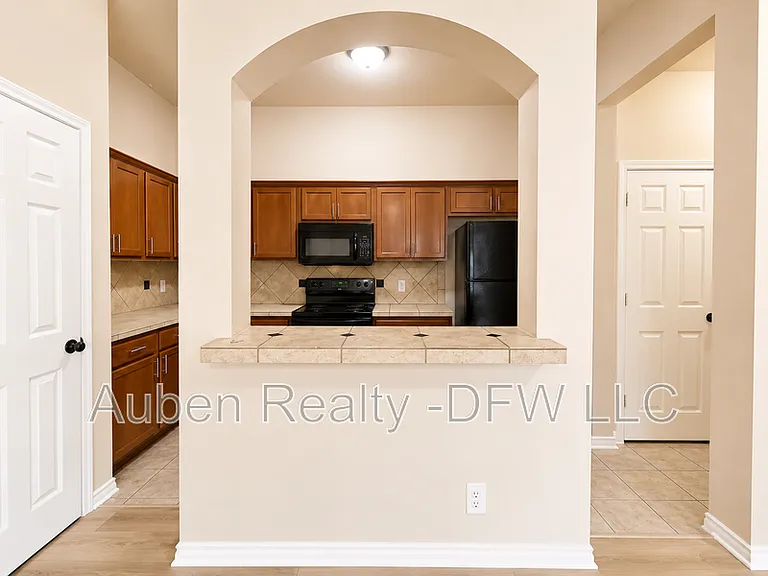 1330 Piedmont Dr — Photo 9