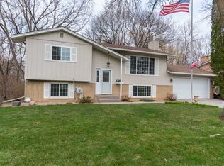 1926 16th St NW, New Brighton, MN 55112