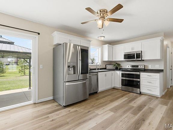2nd image of 409 Fredricksburg Way