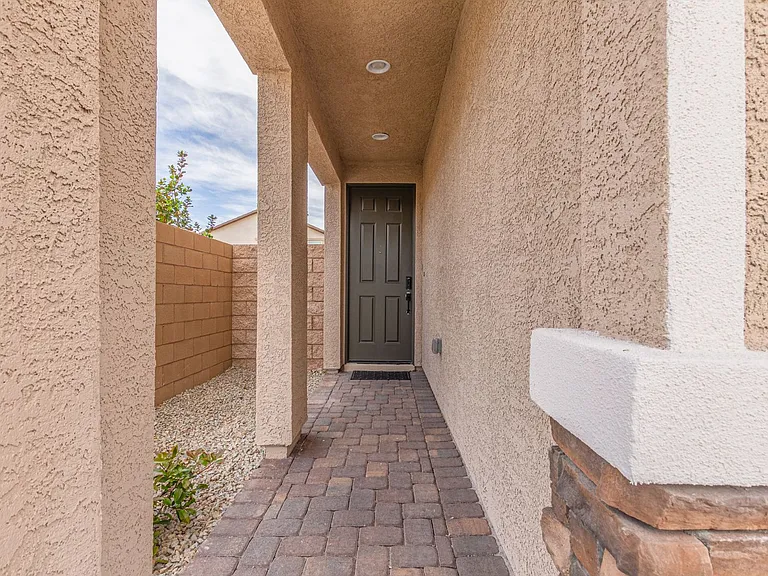 10212 Starlit Canyon Ct — Photo 4