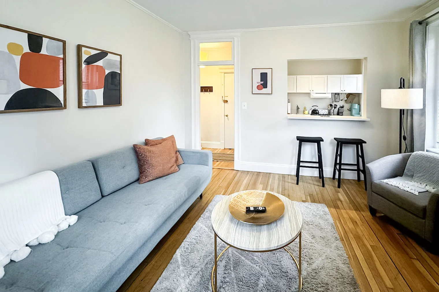 1 bed, 1.0 bath, 398 sqft, $5,527 — Photo 3