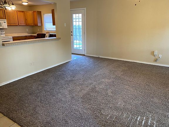 5th image of 1401 Deepwood Dr