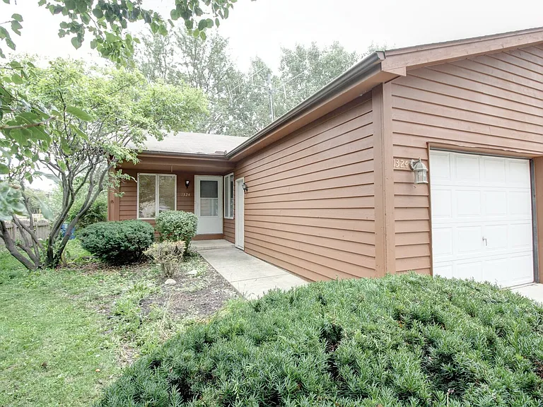 1324 Post Oak Ct — Photo 1