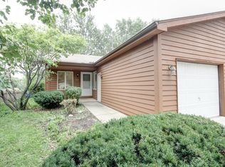 1324 Post Oak Ct, Crest Hill, IL 60403