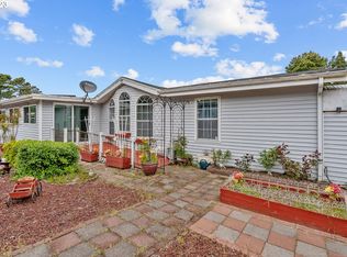 1636 Myeena Loop, Florence, OR 97439