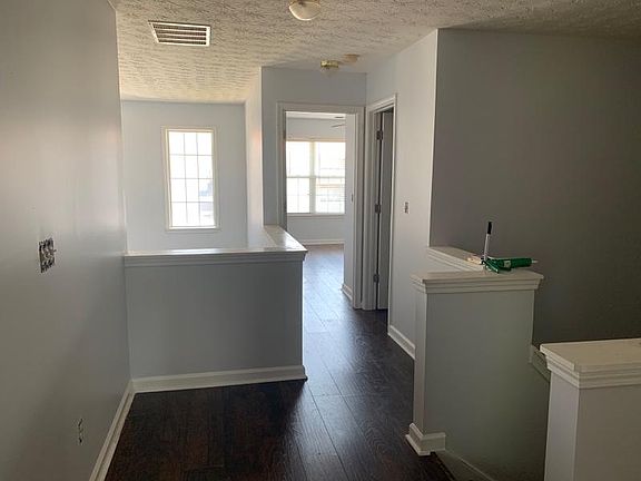 4th image of 107 Oak Green Dr
