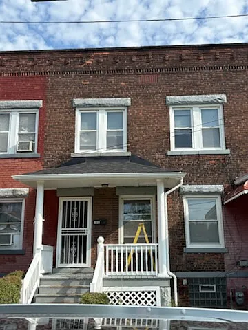 3 bed, 1280 sqft, $1,150 — Photo 1