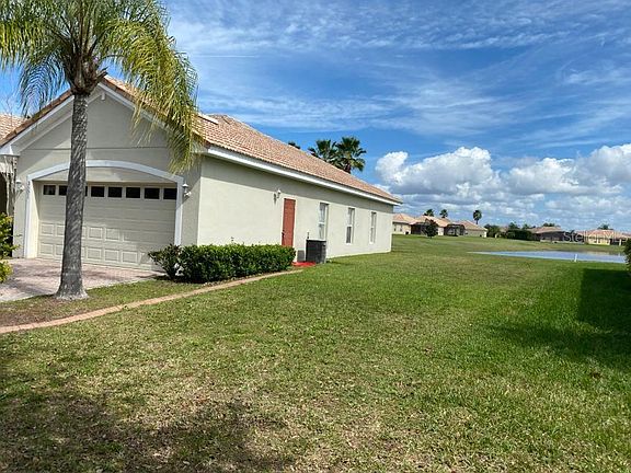 3rd image of 3601 Northwoods Dr