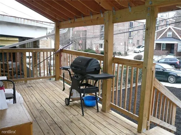 154 Robinson St, Pittsburgh, PA 15213