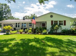 1067 Crystal Dr, Toms River, NJ 08753