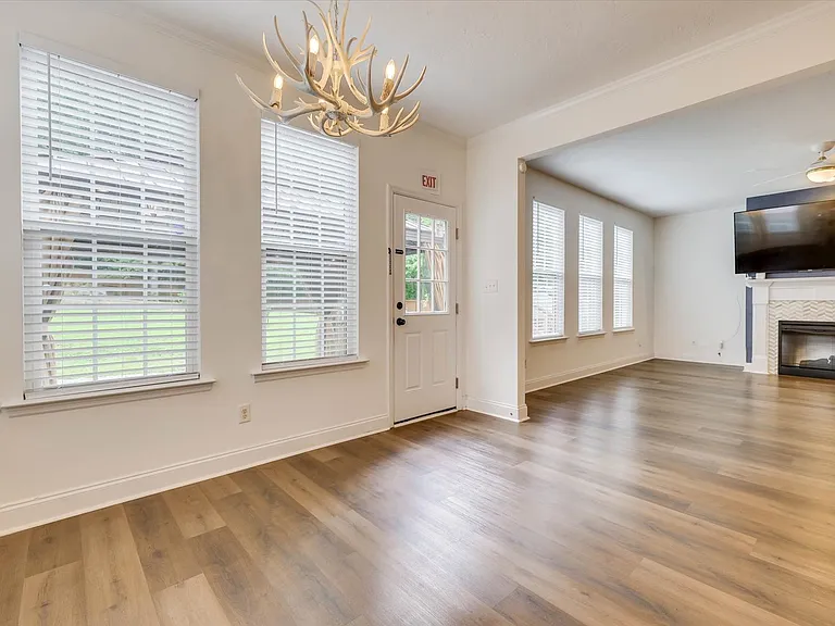 5028 Canterbury Farms Pkwy — Photo 12