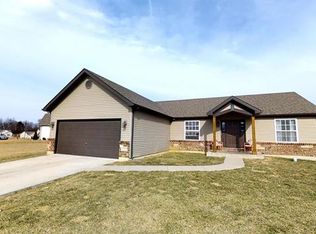 662 Big Bend Dr, Wentzville, MO 63385