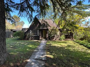 158 Ferncliff Ave NE, Bainbridge Island, WA 98110