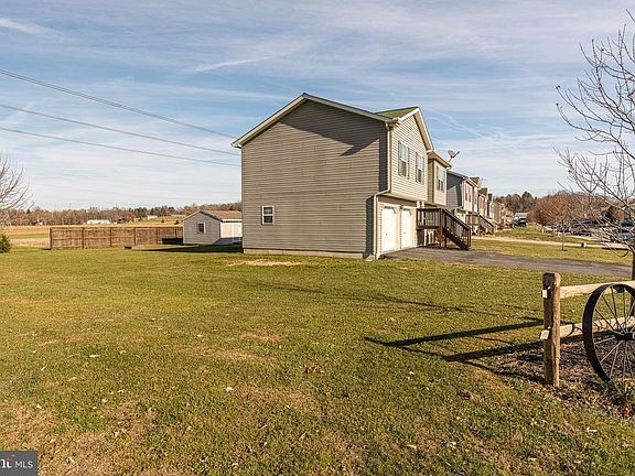 5th image of 204 Cypress St