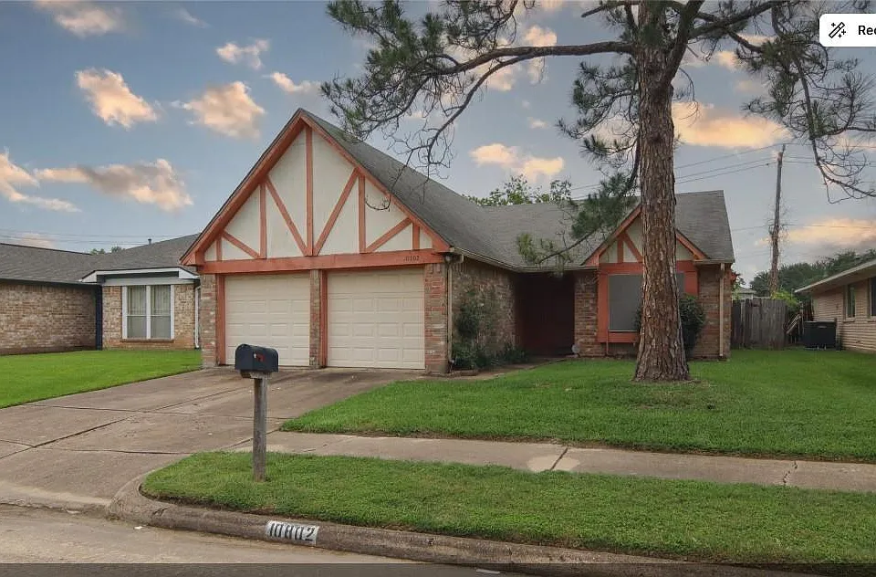 10802 Sashay Dr