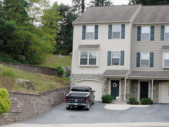 2nd image of 532 Indian Rock Cir