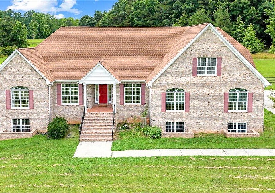 1st image of 8415 Meadow View Ln