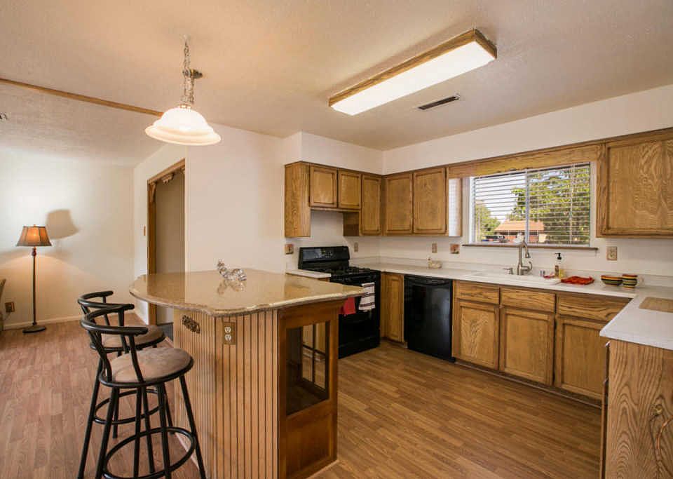 1st image of 11822 El Solindo Ave NE