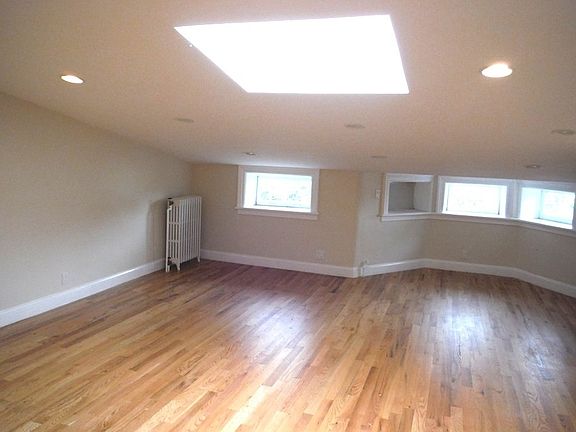 2nd image of 59 8th Ave #4