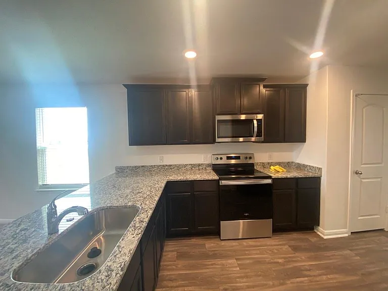 309 Riverdale Dr — Photo 27