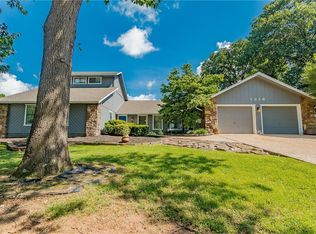 1316 Quail Run Cir, Bentonville, AR 72712