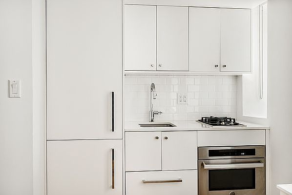 1st image of 225 W 23rd St APT 1R