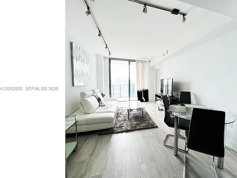 121 NE 34th St #2603 — Photo 3