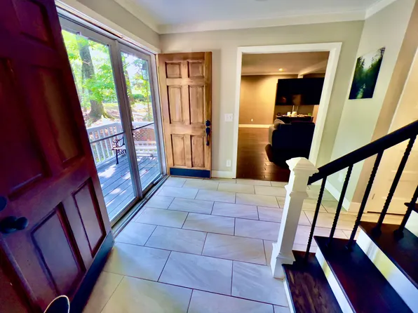 2110 Six Branches Dr, Roswell, GA 30076