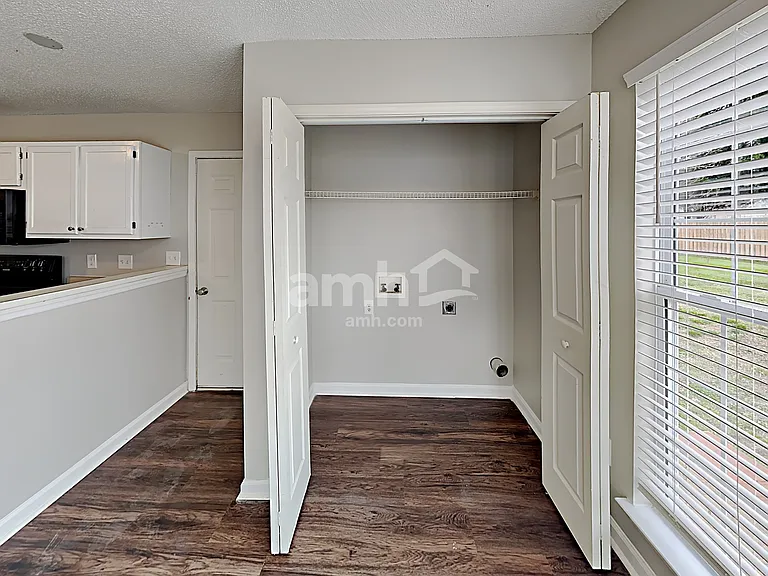 1020 Ridgefield Cir — Photo 4