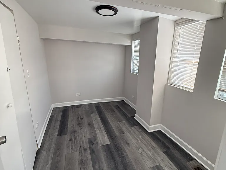3004-06 S Archer Ave S #4FE — Photo 9