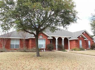 913 Stoneridge Dr, Hewitt, TX 76643