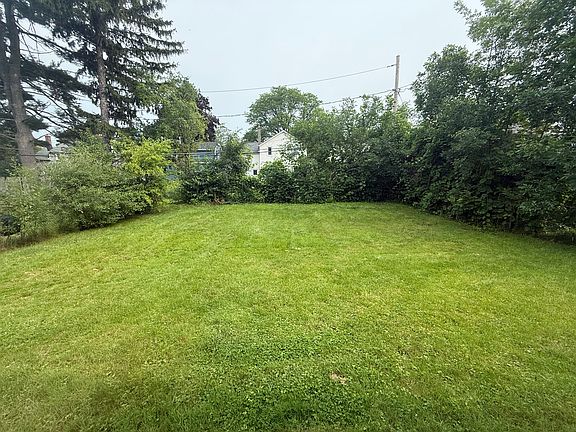 3rd image of 10 Stanford Rd
