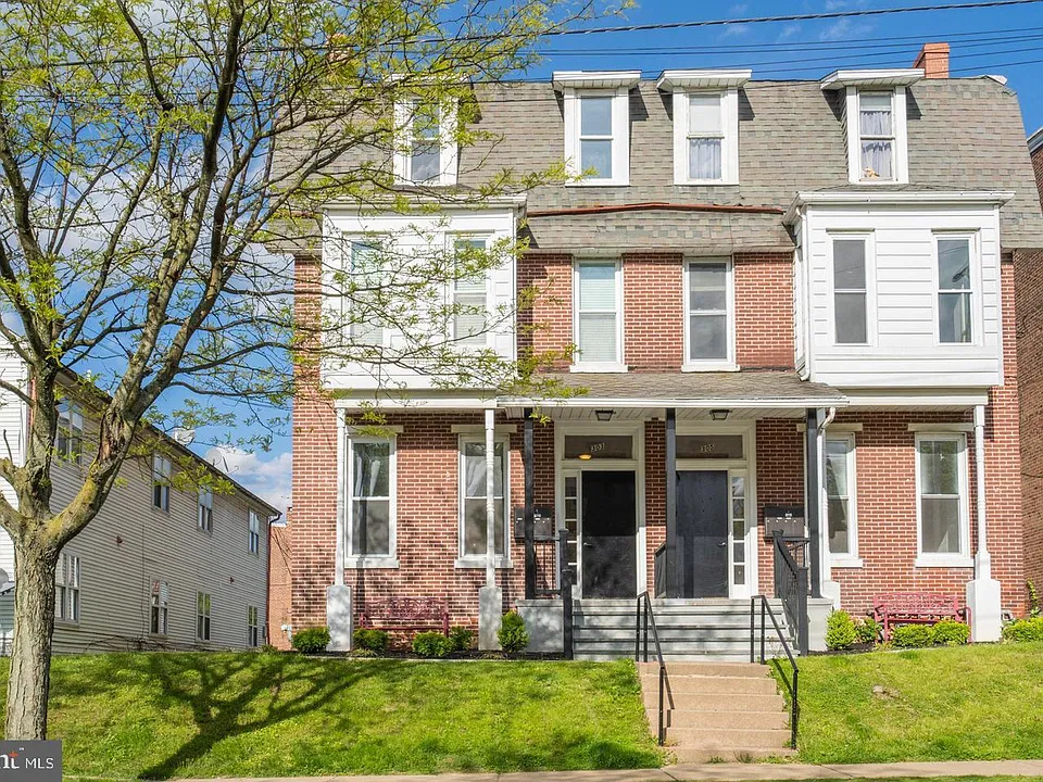 305 Main St #1