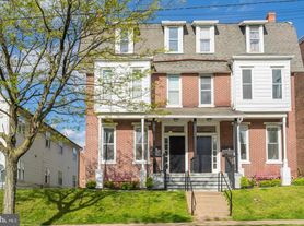 305 S Main St