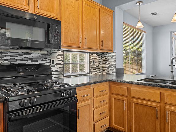 3rd image of 29604 Sandy Ct