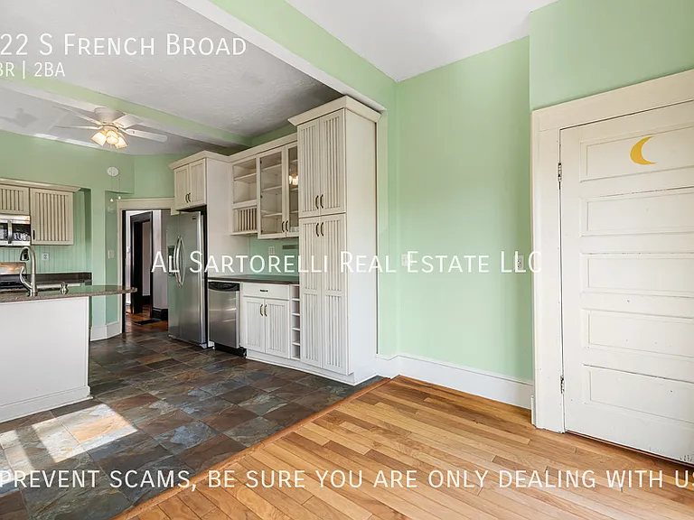 122 S French Broad Ave — Photo 15
