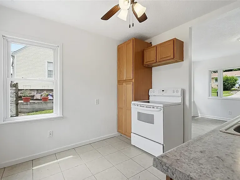 1237 Lincoln Dr — Photo 8