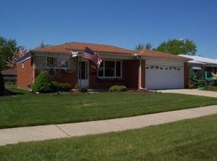 30461 W Ridgefield Ave, Warren, MI 48088