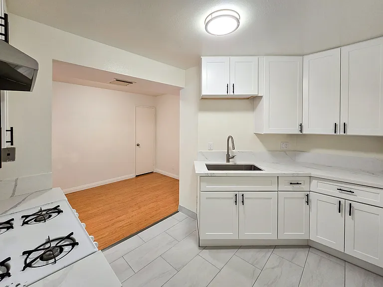 320 W Lomita Ave #10 — Photo 7