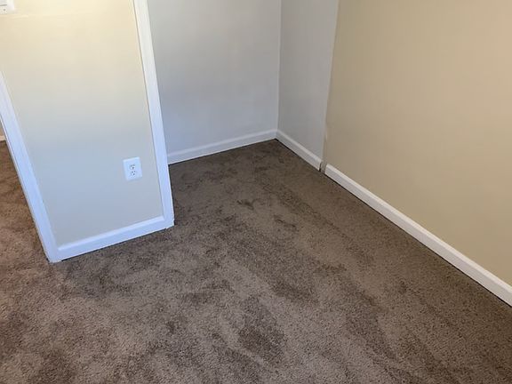 3rd image of 5816 Falkland Pl