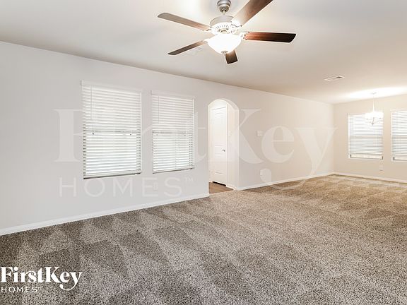 3rd image of 25617 Roy Rogers Rd