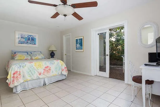 9480 Frangipani Dr — Photo 14