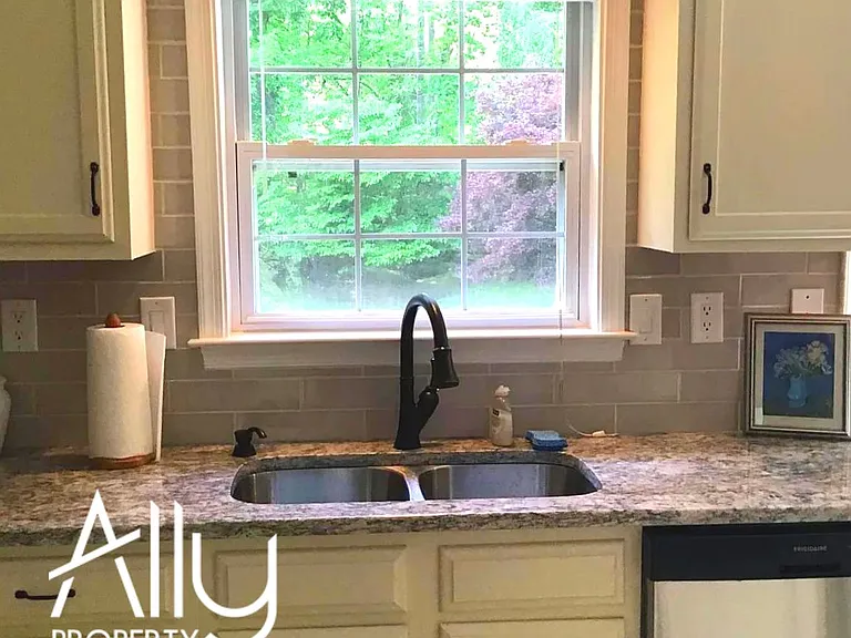 1236 Raintree Dr — Photo 7