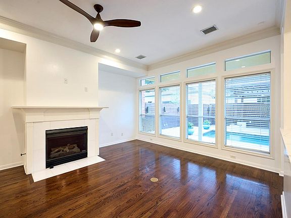 2nd image of 5341 Hidalgo St