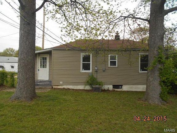 4th image of 7548 Eunice Ave