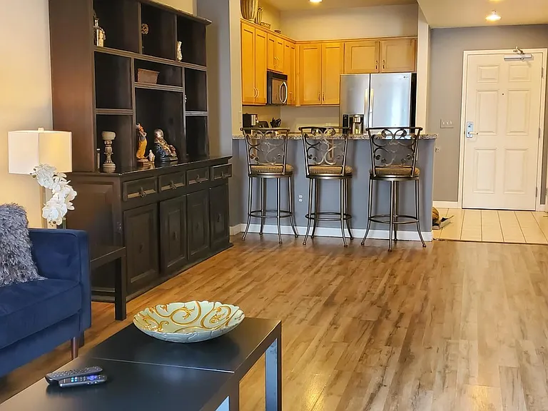 450 J St #4111 — Photo 3