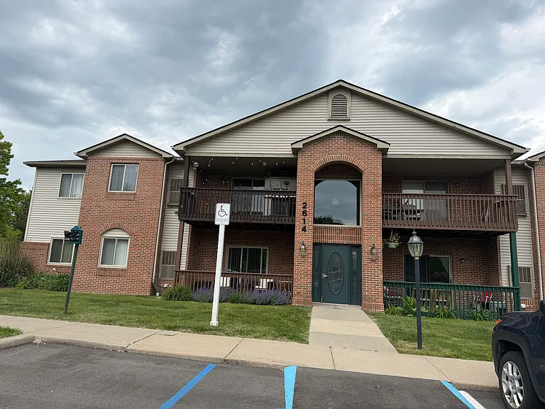 2426 Quarterback Ct #6 — Photo 17