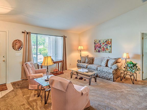 3rd image of 570 S Slate Mountain Dr