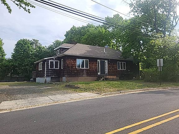 3rd image of 31 Appleton Ave